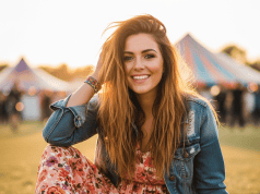 Festiwalowy look: jak wyglądać stylowo i wygodnie na koncercie?