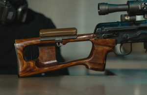 Na co zwrócić uwagę przy zakupie celownika do wiatrówki – powiększenie, siatka celownicza i montaż