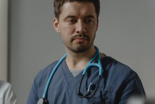 Gdzie kupić wysokiej jakości odzież medyczną?